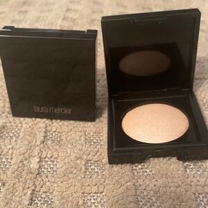 laura mercier Baked Highlighter in Champagne Glow